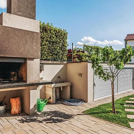 Two-bedroom In Apartament Zadar