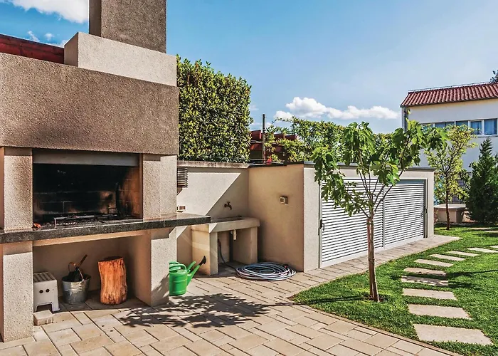 Two-bedroom In Appartement Zadar